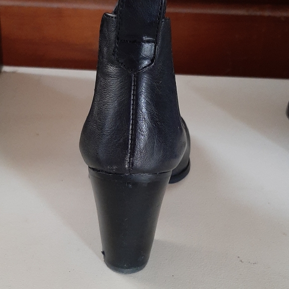 Kate and Mel leather ankle boots - Picture 5 of 10
